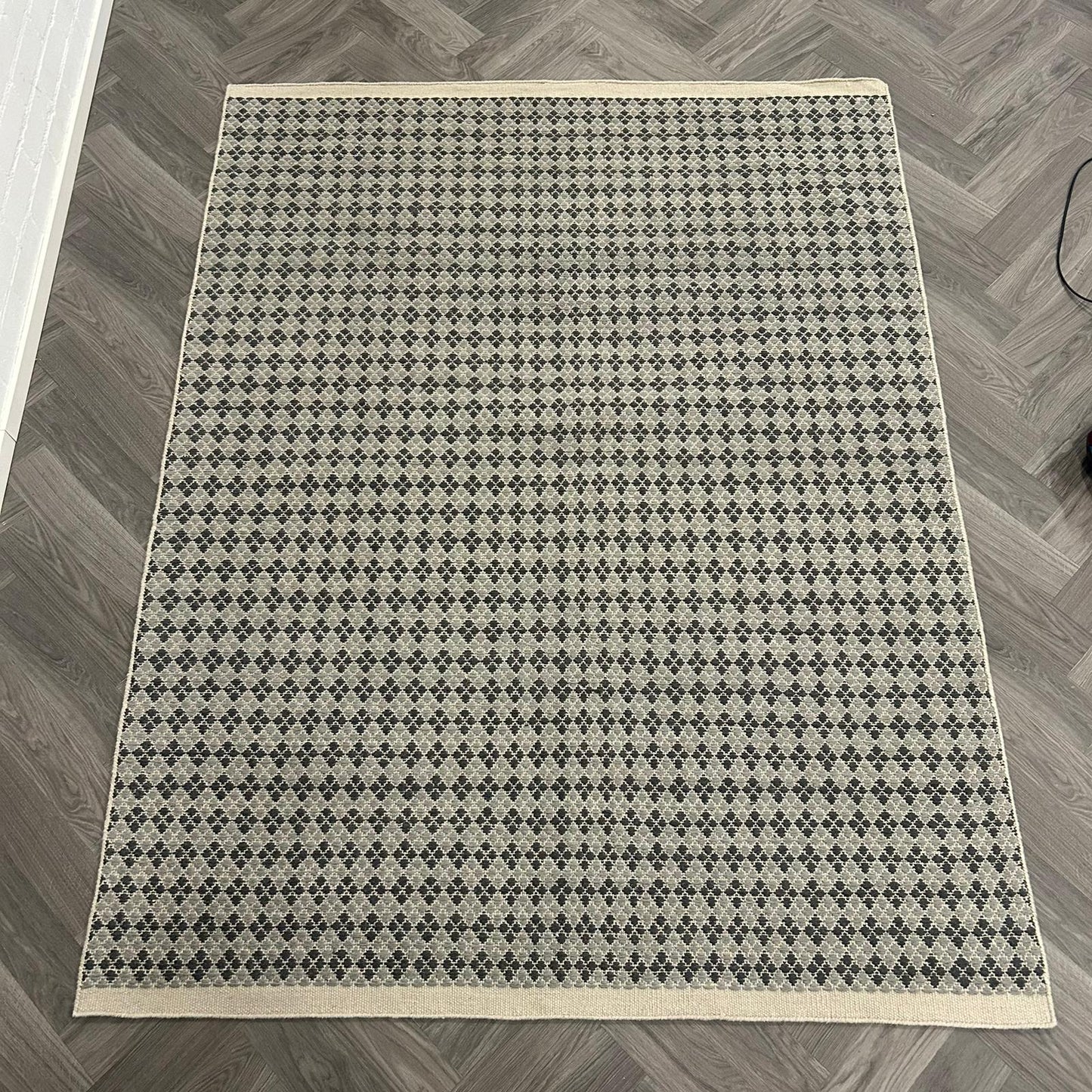 Leolux Pode Mackay Liath Vloerkleed - 200x300cm