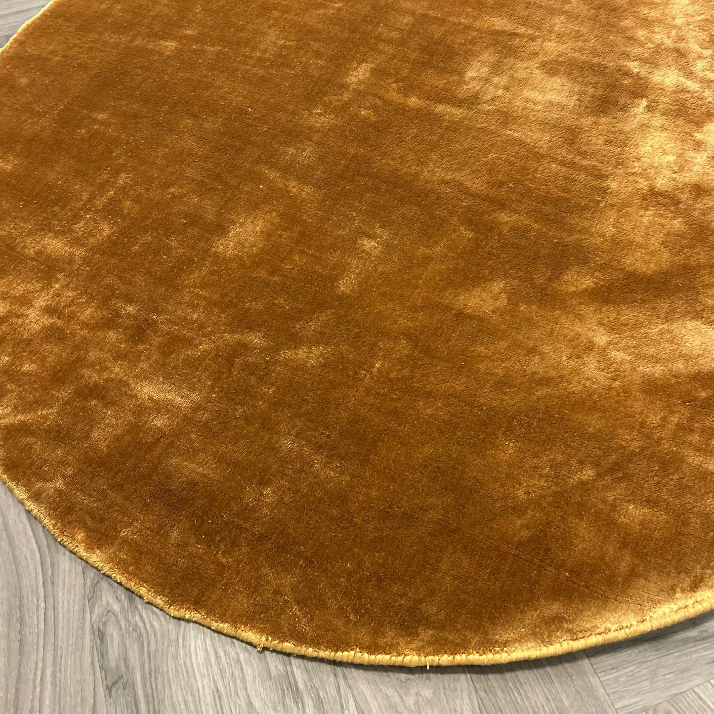 Brinker Goossens Russel Goud Vloerkleed - 200x200cm