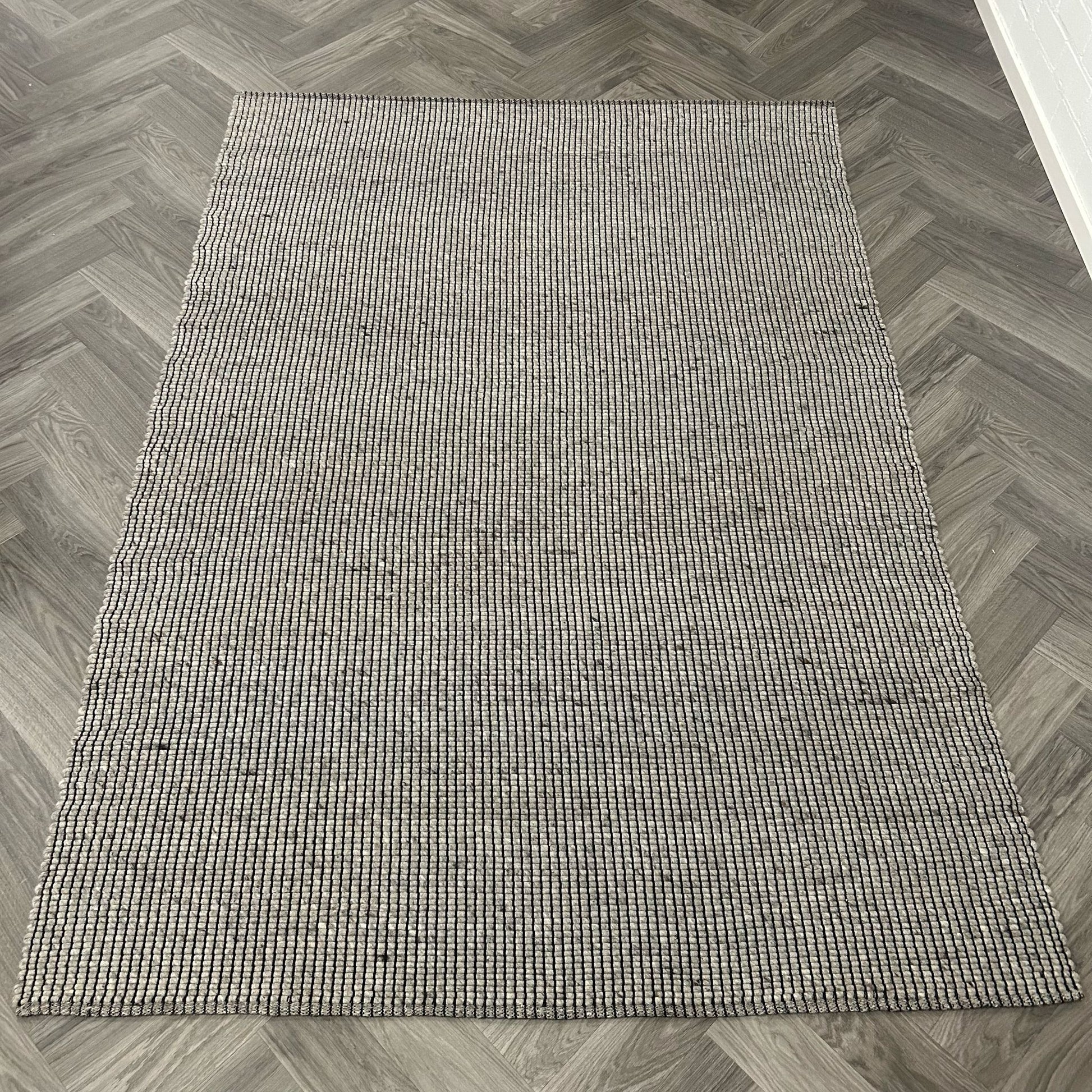 Brinker Beatbridge Grey Vloerkleed - 200x290cm - QF Living
