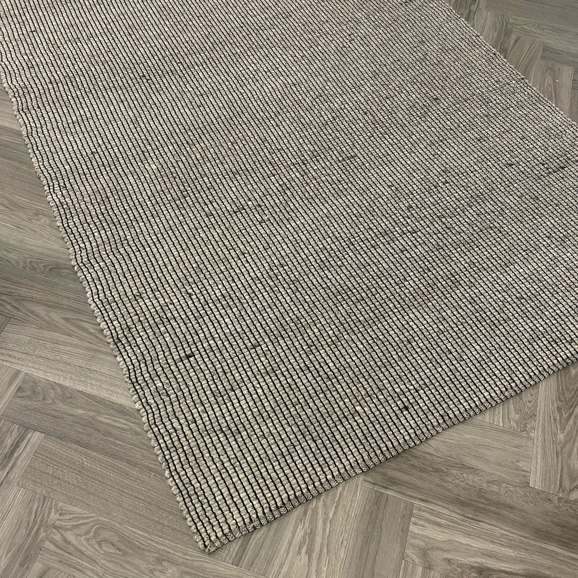 Brinker Beatbridge Grey Vloerkleed - 200x290cm - QF Living