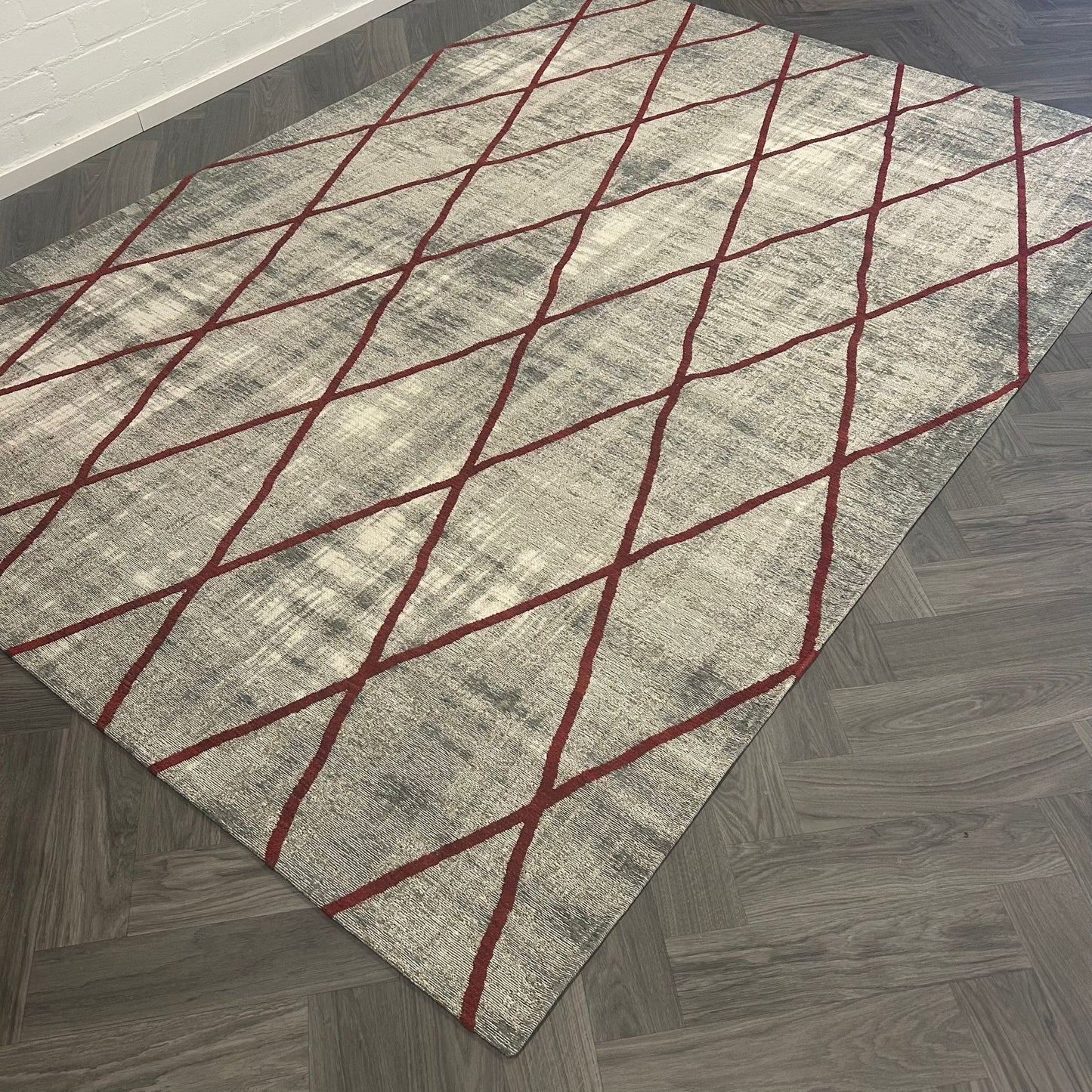 Brinker Cross Silver/Red Vloerkleed - 200x300cm - QF Living
