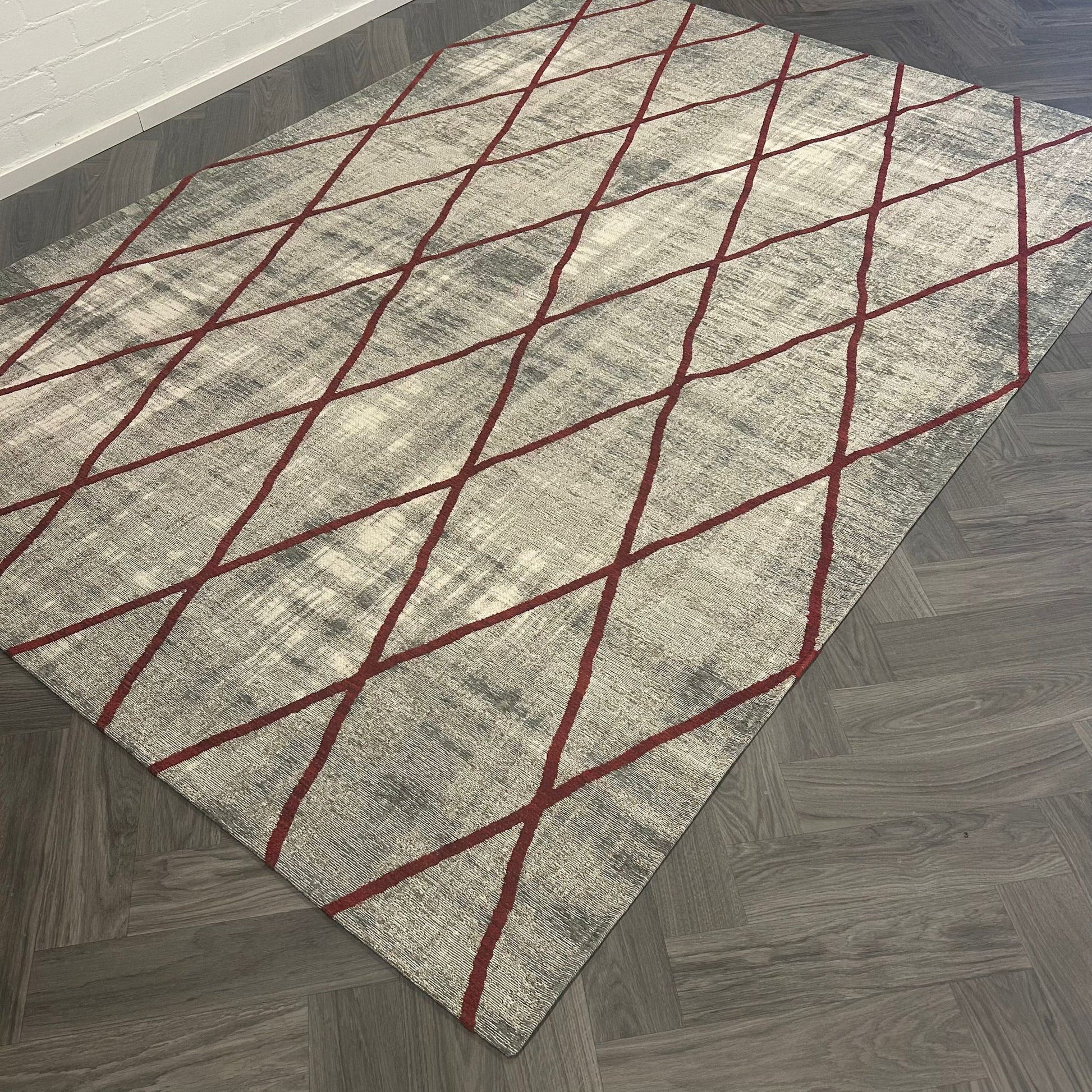 Brinker Cross Silver/Red Vloerkleed - 200x300cm - QF Living