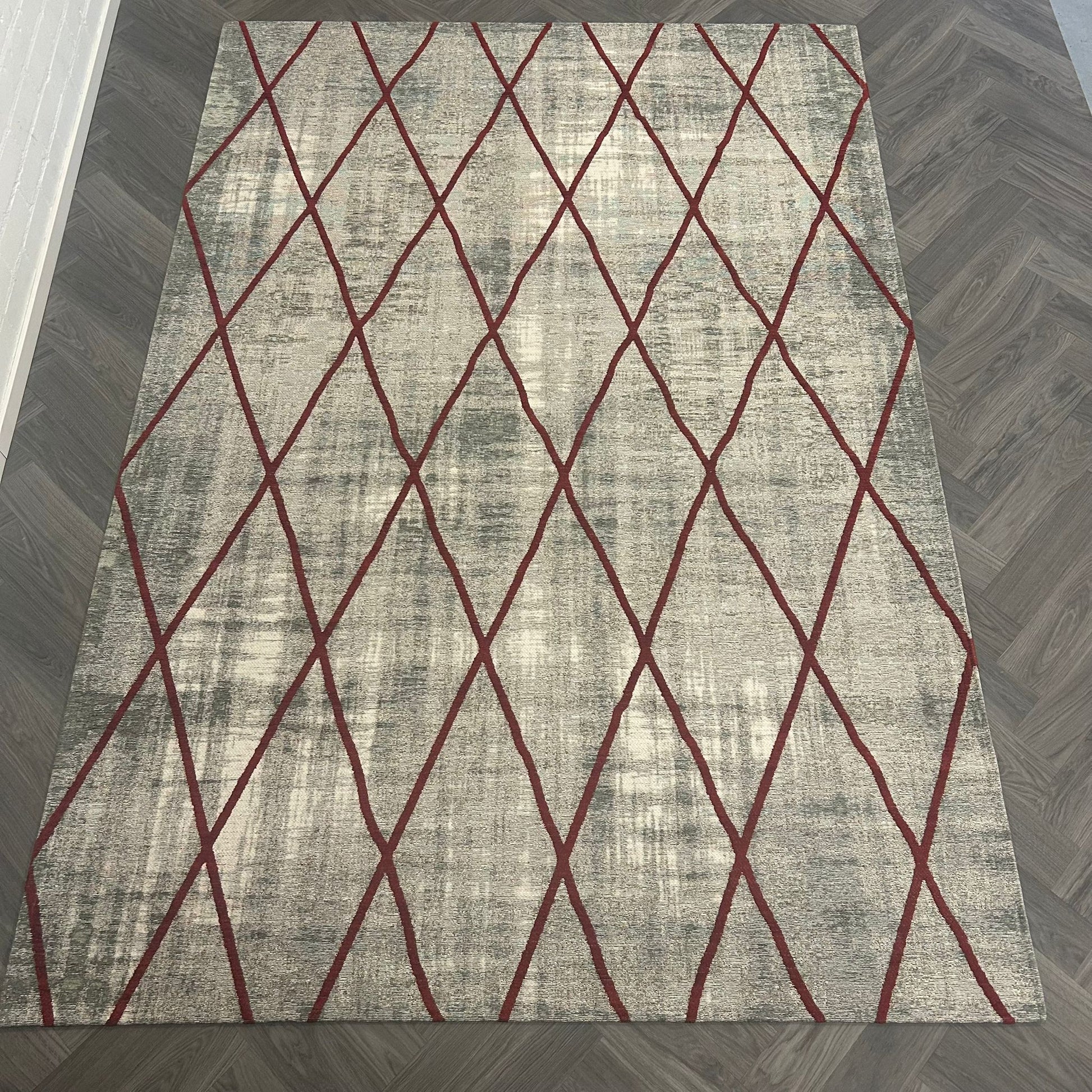 Brinker Cross Silver/Red Vloerkleed - 240x340cm - QF Living