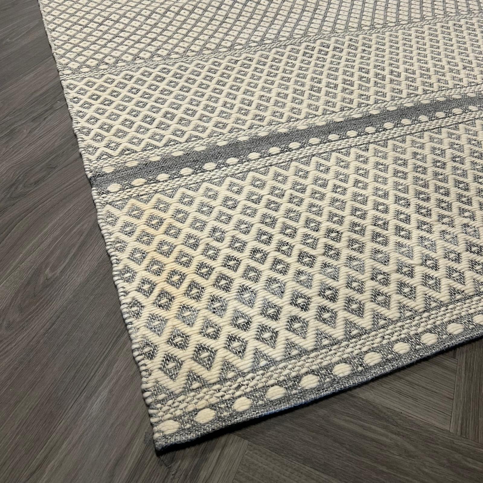 Brinker Saint Ivory Vloerkleed - 200x300cm - QF Living