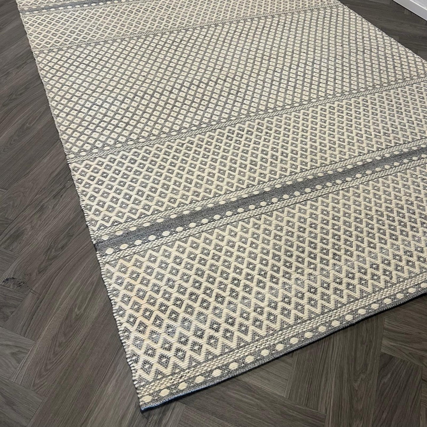 Brinker Saint Ivory Vloerkleed - 240x340cm - QF Living