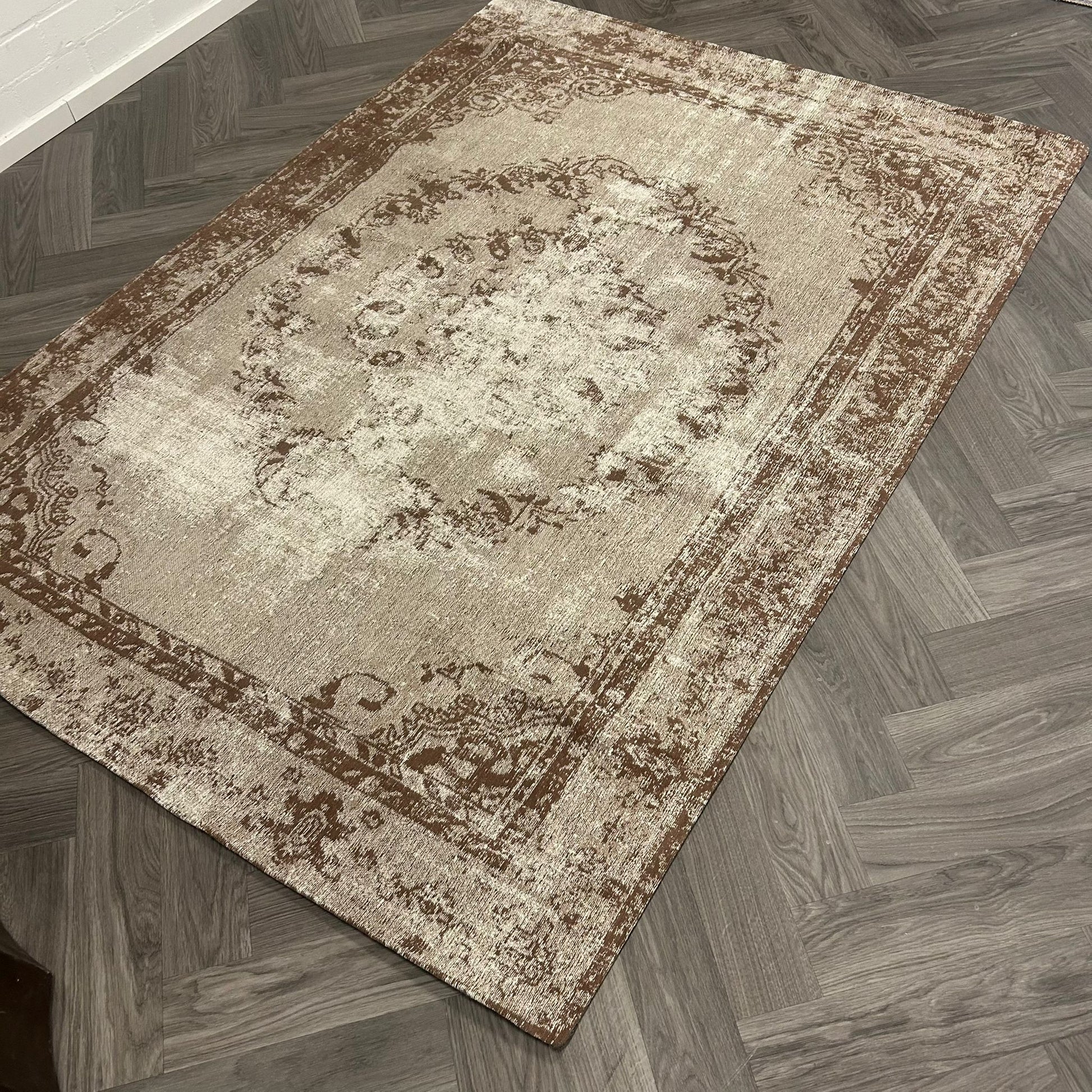 Brinker Superb Beige Vloerkleed - 160x230cm - QF Living